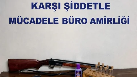 Kocaeli'de Şüpheli Evinde Silah ve Uyuşturucu Bulundu