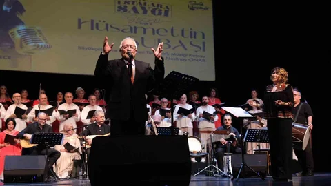 Ustalara Saygı Gecesi'nde Hüsamettin Subaşı Sahne Aldı