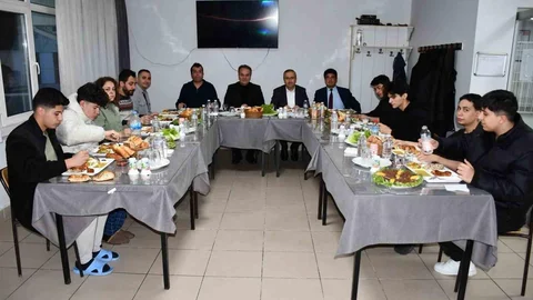 Eskişehir'de Öğrencilerle İftar Programı