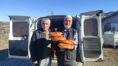 Yozgat'ta İmece Usulü Pide Dağıtımı