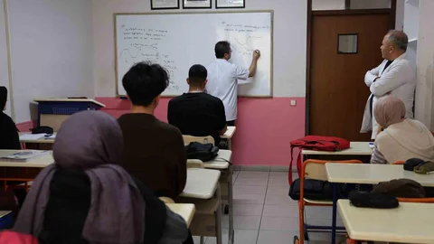 Uzmanlardan Öğrencilere Uyku Önerisi