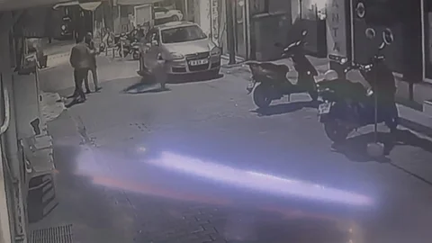 Bursa'da Silahlı Saldırı Kamerada Görüntülendi