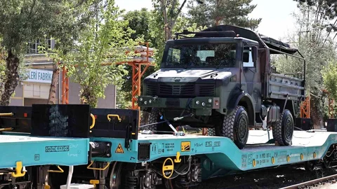 Sivas'ta Askeri Araçlar Demiryoluyla Taşınıyor