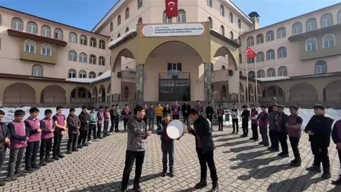 Ağrı'da Ramazan İlahileri Seslendiriliyor