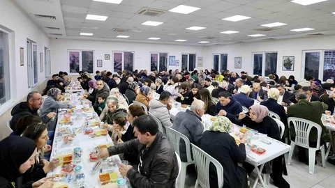 Küçükçekmece'de İftar Sofraları Kuruluyor