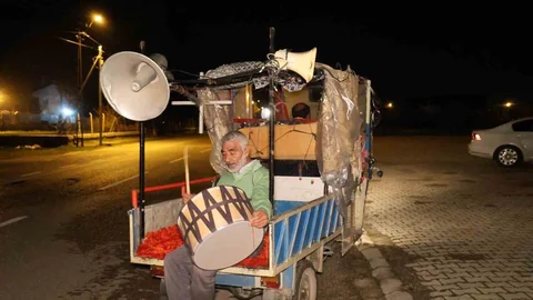 Adana'da Ramazan Davulcusunun İnovatif Yöntemi