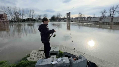 Edirne'de Taşkın Alanında Balık Tutma Denemesi