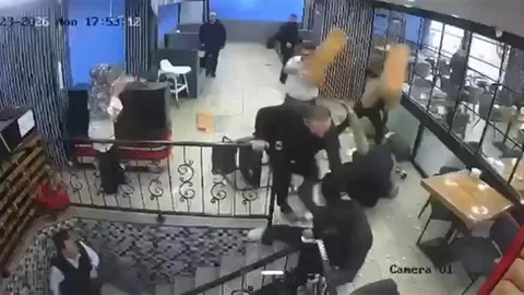 Bursa'da Kafe Kavgası Çıktı