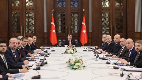 Cumhurbaşkanı Yardımcısı Yılmaz'ın Açıklamaları