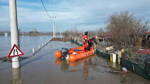 Edirne'de Taşkın Kurtarma Çalışmaları Devam Ediyor