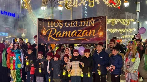 Karabük'te Ramazan Coşkusu Sokaklarda Yaşandı