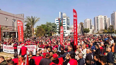 Adana'da İşçilerin Zam İsyanı