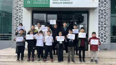 Belgeler Gençlere Verildi