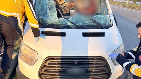 Kamyonet Tıra Çarptı: 1 Ölü, 1 Yaralı