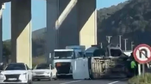 Bursa'da Devrilen Minibüs Kazası