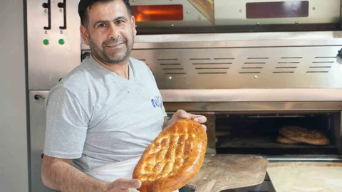Iğdır'da Ramazan Pidesi Kuyruğu