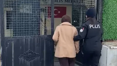 İzmir'de Uyuşturucu Ticareti Zanlısı Yakalandı