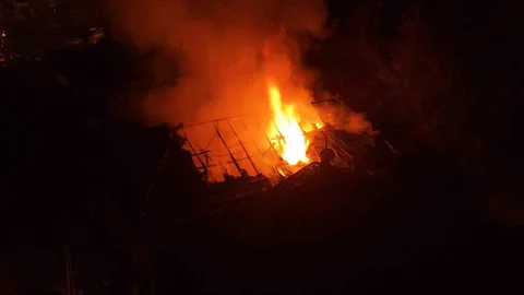 Karabük'te 3 Katlı Binada Yangın Çıktı