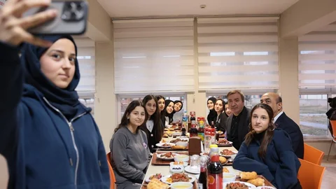 Erzincan'da Öğrencilerle İftar Buluşması