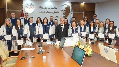 Ege Üniversitesi'nde Akademik Başarılar Ödüllendirildi