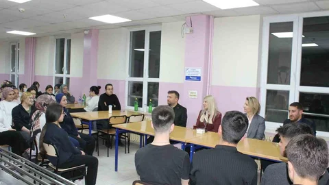 Altıntaş'ta Öğrencilerle İftar Buluşması