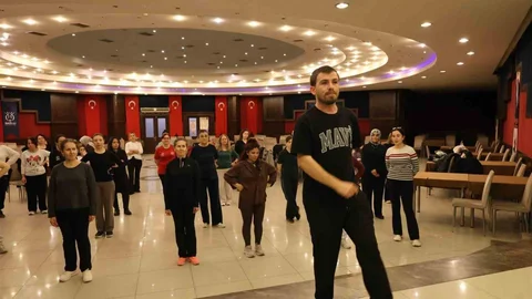 Nazilli'de Halkoyunları Eğitimleri Devam Ediyor