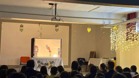 Menteşe'de Gönüllü Gençler Hacivat ve Karagöz'ü Tanıtıyor