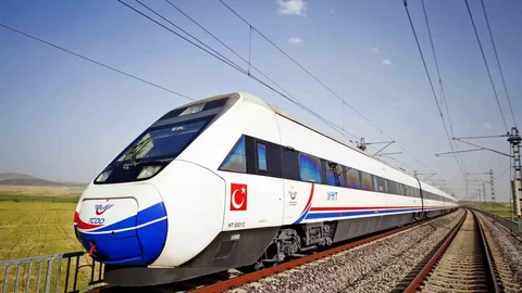 Halkalı-Kapıkule Tren Hattı'na Elektrik Veriliyor