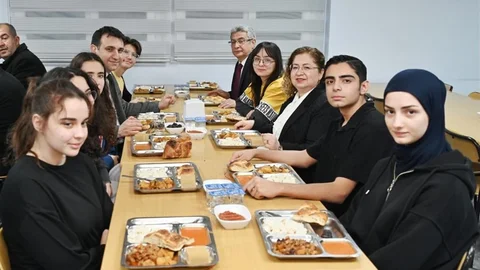 Kaymakam Doğru'dan Öğrencilere İftar Daveti