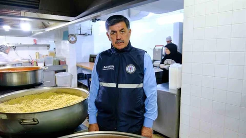 Erzincan'da İhtiyaç Sahiplerine İftar Yemeği Dağıtımı