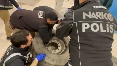 Tır Lastiğinden Uyuşturucu Ele Geçirildi