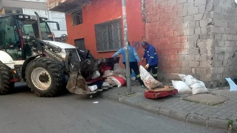 Mersin'de Temizlik Hizmetleri Aralıksız Sürüyor