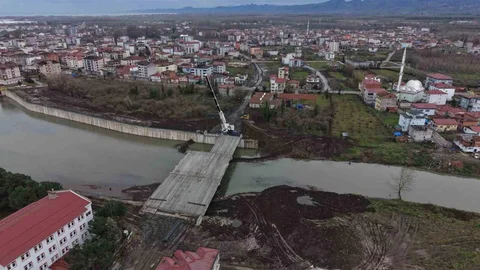 Samsun Terme'de Köprü İnşaatı Devam Ediyor