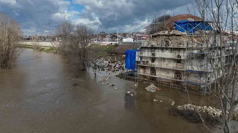 Edirne'de Tarihi Camii Taşkın Sularının Kurbanı Oldu
