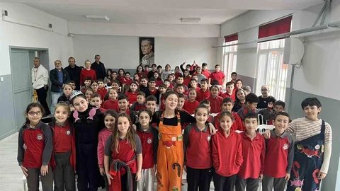 Akçakoca'da Tiyatro Gösterisi Düzenlendi
