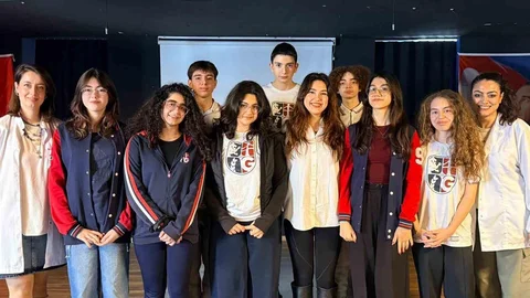 İzmirli Öğrencilerden Başarı Dolu Anlar