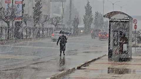 Elazığ’da Yoğun Kar Yağışı Etkili Oluyor
