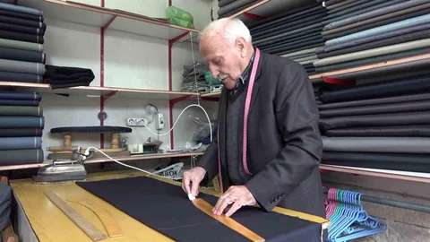 Adıyaman'da Şalvar Ustası Mesleğini Sürdürüyor
