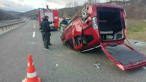 Bilecik'te Otomobil Takla Attı