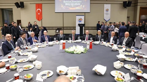 Vali Toros, Mersin Ticaret ve Sanayi Odası'nın Düzenlediği İftar Programına Katıldı