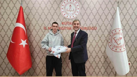 Kütahya'da Resim Yarışması Ödül Töreni Düzenlendi