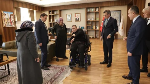 Kütahya'da Engelli Bireye Araç Teslimi