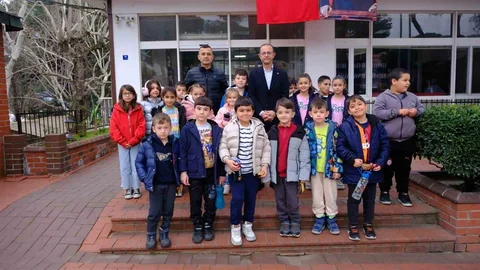 Kuyucak'ta Öğrenciler Belediyeyi Ziyaret Etti