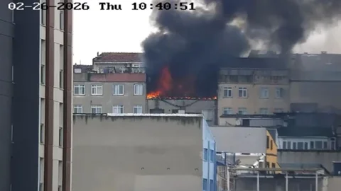 Zeytinburnu'nda Yangın Paniği Yaşandı