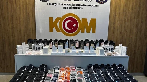 Samsun'da Kaçak Elektronik Eşya Ele Geçirildi
