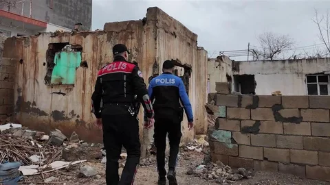 Adıyaman'da Metruk Binaların Yıkımı Devam Ediyor