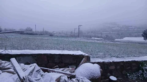 Sındırgı'da Kar ve Yağmur Etkili Oldu