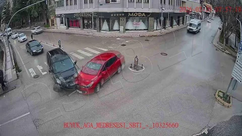 Amasya’da Otomobil Nehre Uçtu