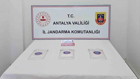 Antalya'da Uyuşturucu Operasyonu