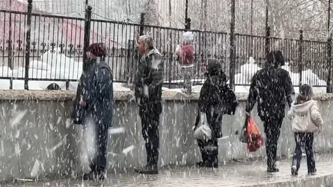 Yüksekova'da Kar Yağışı Etkili Oldu